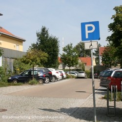 Pohler Parkplatz (Zufahrt Kino)